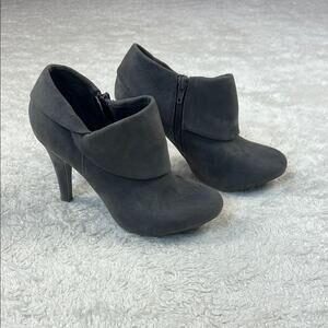Rocket Dog K9 grey suede booties heels, size 7